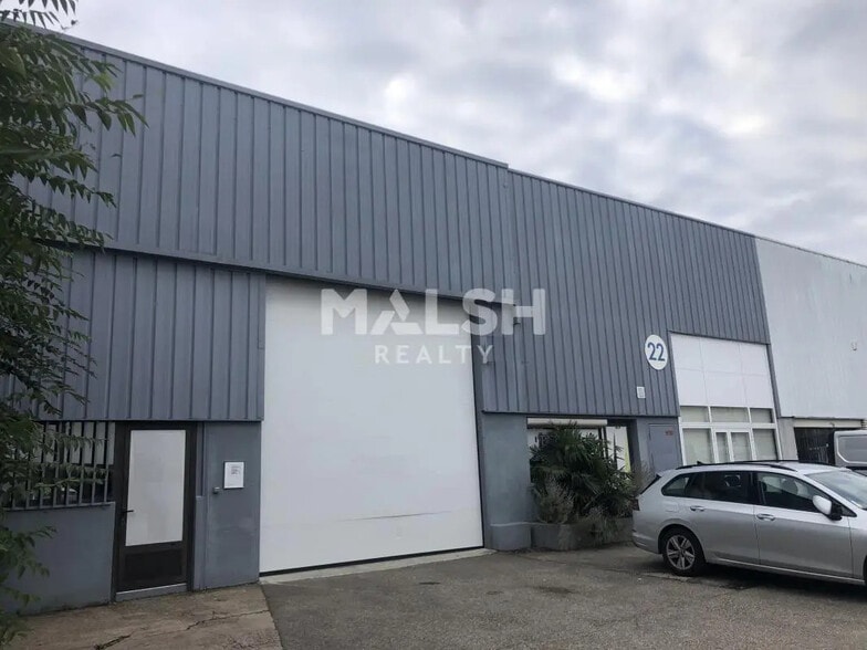 Local d’activités dans Vénissieux à louer - Photo de l’immeuble – Image 2 sur 9