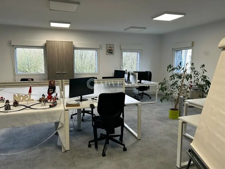 Bureau dans Saint-Cyr-sur-Loire à vendre - Photo intérieure – Image 2 sur 9