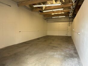 9340 Corbin Ave, Northridge, CA à louer Photo intérieure– Image 2 sur 5
