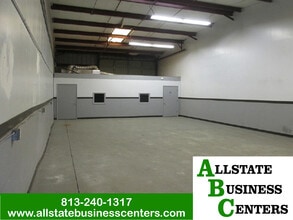 920 E 124th Ave, Tampa, FL à louer Photo intérieure– Image 1 sur 6