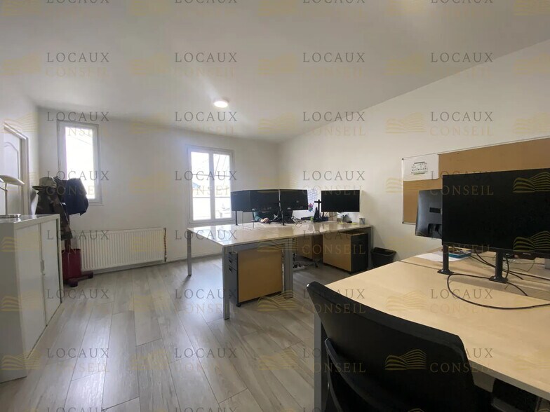 Local d’activités dans Argenteuil à louer - Photo de l’immeuble – Image 3 sur 27