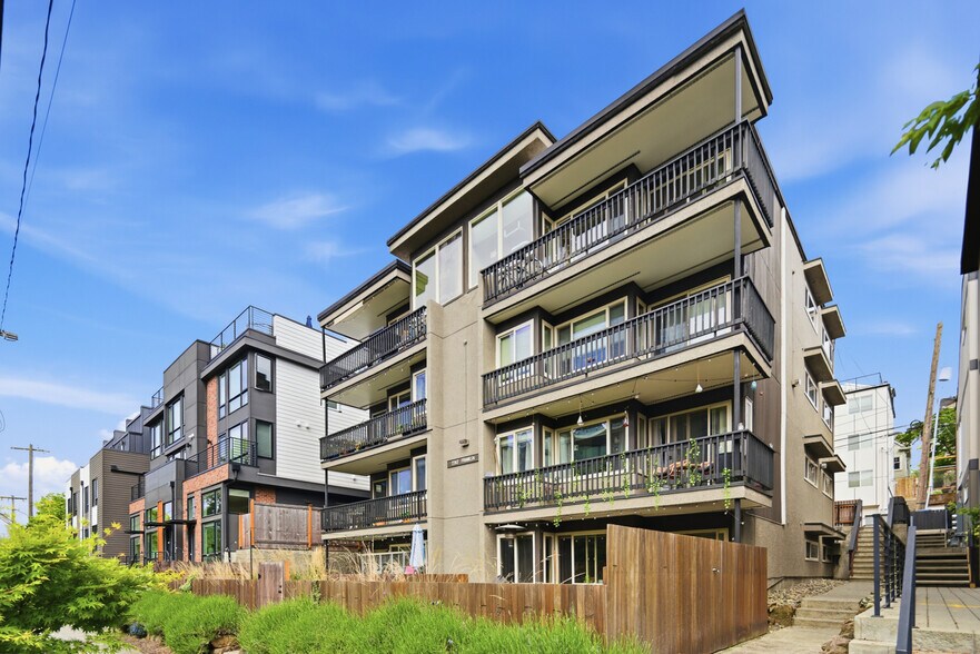 2362 Franklin Ave, Seattle, WA à vendre - Photo de l’immeuble – Image 1 sur 11