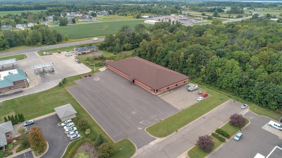 1270 W 3rd St, Rush City, MN à vendre - Photo de l’immeuble – Image 2 sur 50