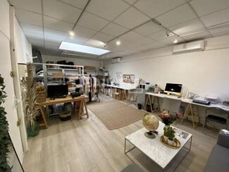 Plus de détails pour Bureau, Local commercial à louer