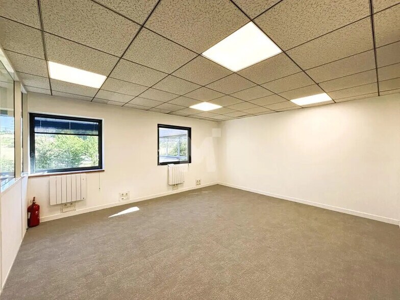 Bureau dans Palaiseau à louer - Photo de l’immeuble – Image 3 sur 9