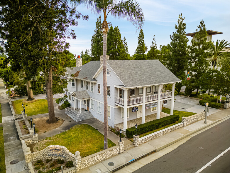 307 E Chapman Ave, Orange, CA à louer - Photo de l’immeuble – Image 1 sur 44