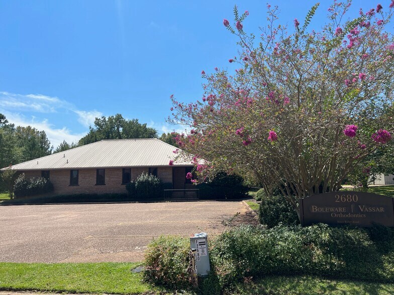 2680 River Ridge Dr, Jackson, MS à vendre - Photo de l’immeuble – Image 2 sur 10