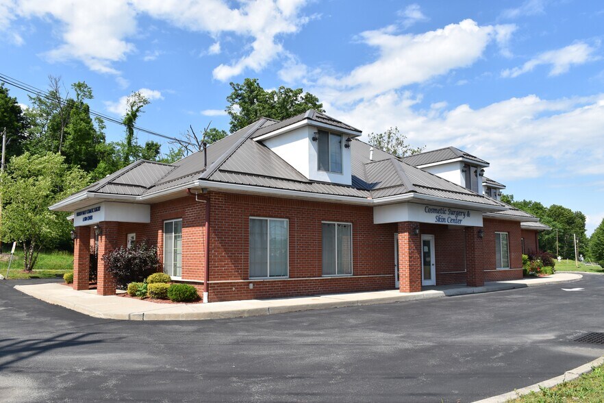 819 Little Britain Rd, New Windsor Township, NY à vendre - Photo de l’immeuble – Image 3 sur 12