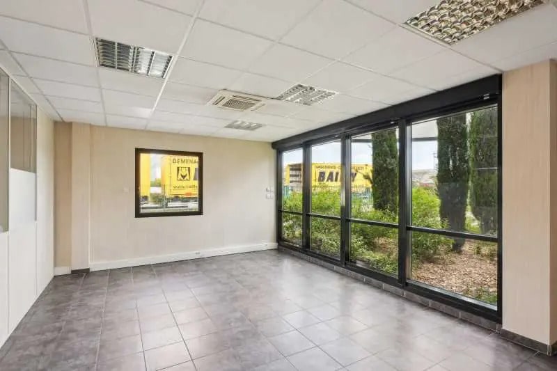 Bureau dans Saint-Priest à louer Photo intérieure– Image 1 sur 6