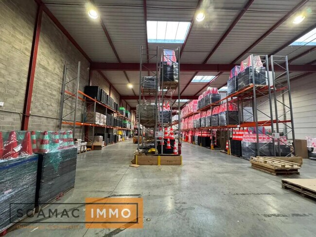 Plus de détails pour Bureau, Industriel/Logistique à louer