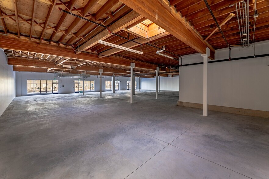 10510 105 St NW, Edmonton, AB à vendre - Photo de l’immeuble – Image 2 sur 18