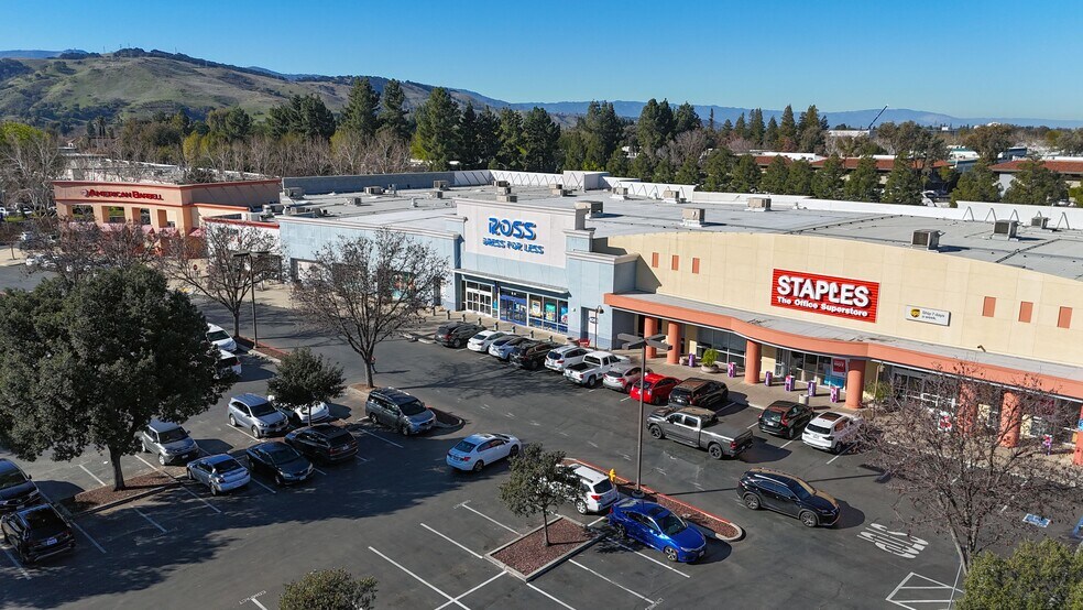 101-125 Bernal Rd, San Jose, CA à louer - Photo de l’immeuble – Image 1 sur 10