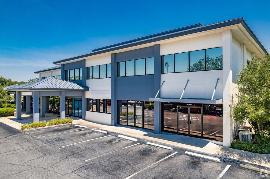 131-133-137-139 S Pebble Beach Blvd, Sun City Center, FL à louer - Photo de l’immeuble – Image 2 sur 8