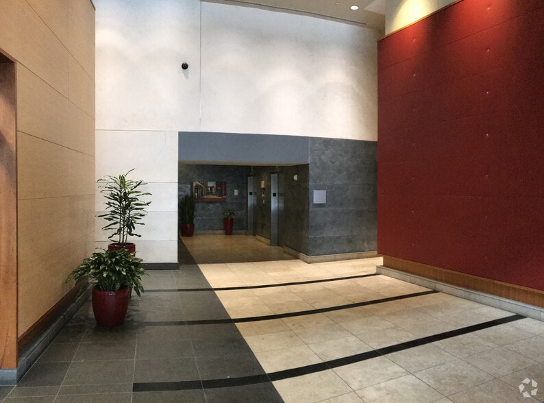 125-155 W Nationwide Blvd, Columbus, OH à louer - Hall d’entrée – Image 2 sur 9