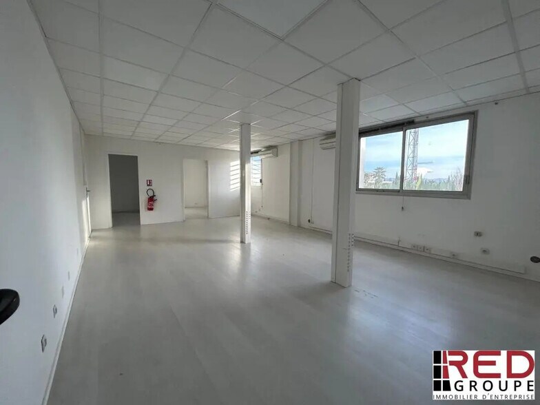 Bureau dans Éguilles à louer - Photo de l’immeuble – Image 1 sur 11