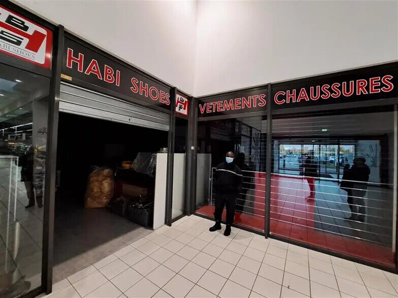 Local commercial dans Roissy-En-Brie à louer - Photo de l’immeuble – Image 1 sur 1