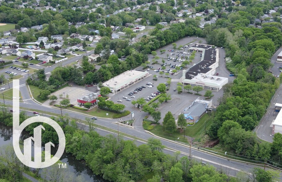 900 Easton Ave, Somerset, NJ à louer - Photo principale – Image 1 sur 7
