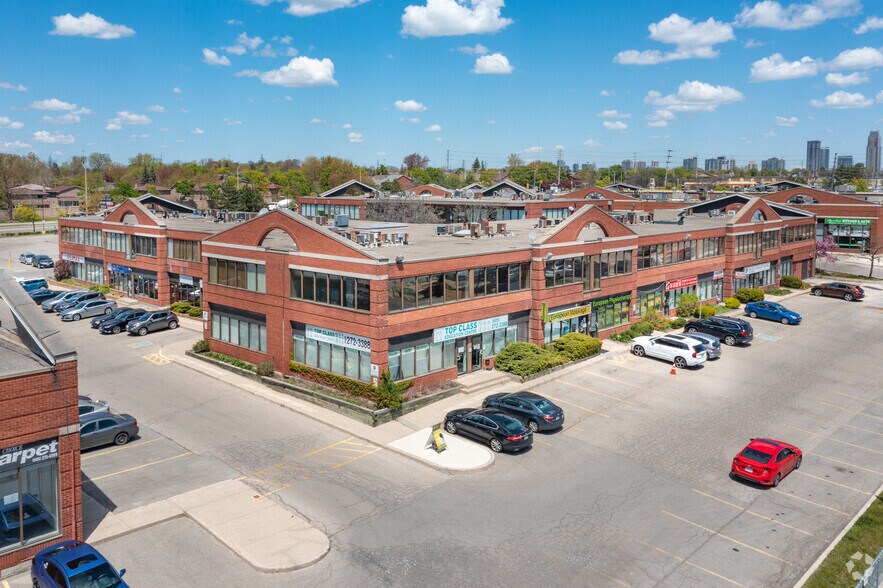 1100 Burnhamthorpe Rd W, Mississauga, ON à louer - Photo de l’immeuble – Image 2 sur 5