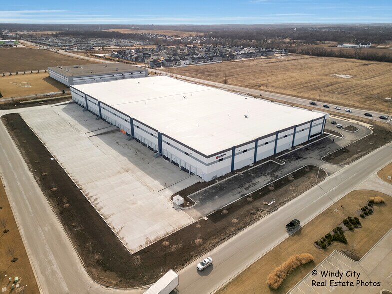 SEC Kenyon Road and IL RT. 25, Bartlett, IL à louer - Photo de l’immeuble – Image 3 sur 14