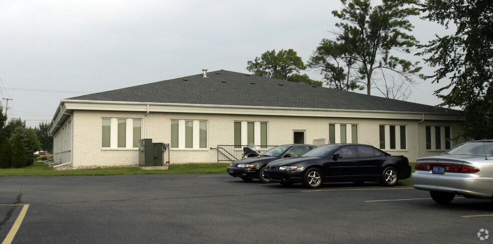 1000 W Saint Joseph St, Lansing, MI à louer - Photo de l’immeuble – Image 3 sur 28