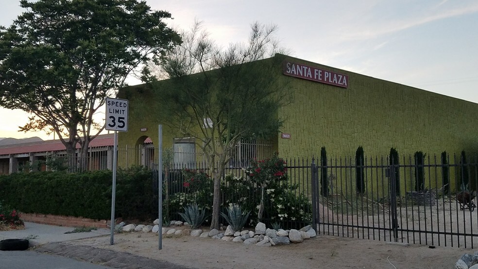 56020 Santa Fe Trl, Yucca Valley, CA à louer - Photo de l’immeuble – Image 2 sur 5