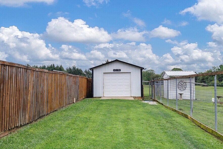496 McClain Ln, Pottsboro, TX à vendre - Photo de l’immeuble – Image 3 sur 20