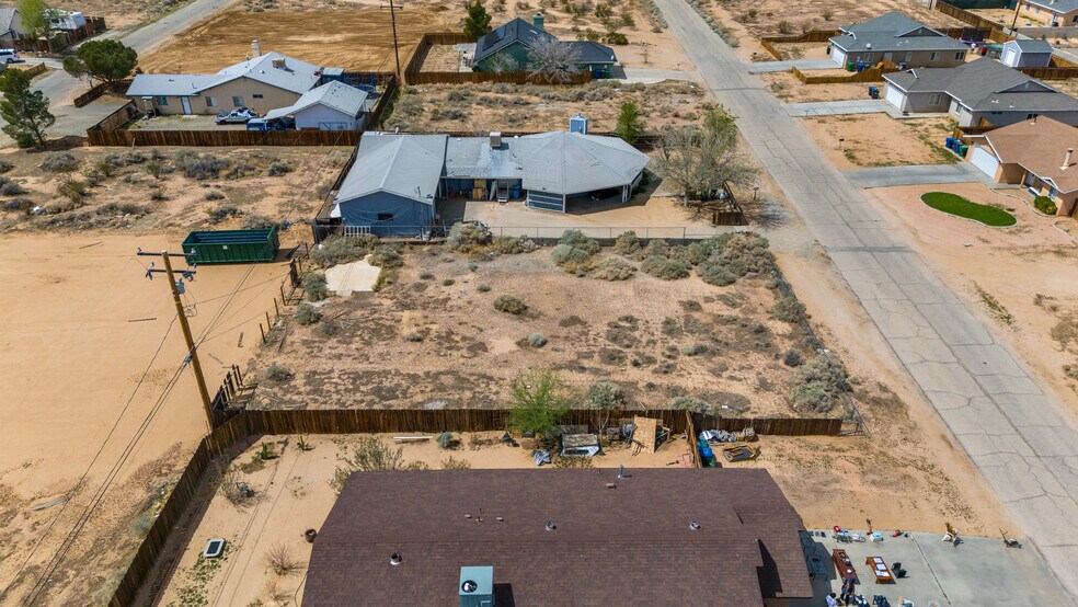 8424 Underwood Ave, California City, CA à vendre - Photo de l’immeuble – Image 2 sur 9