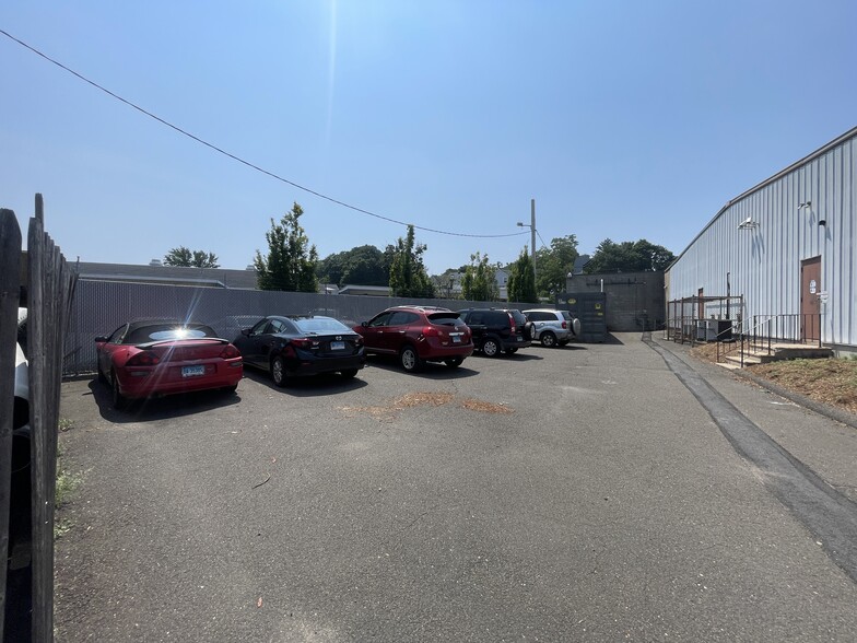79 Day St, Norwalk, CT à louer - Photo de l’immeuble – Image 3 sur 7