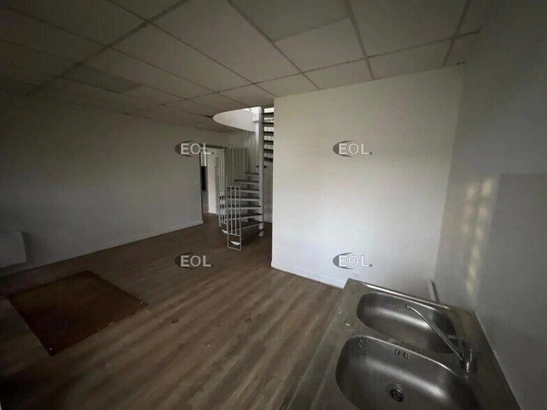 Industriel/Logistique dans Lognes à louer - Photo intérieure – Image 3 sur 7