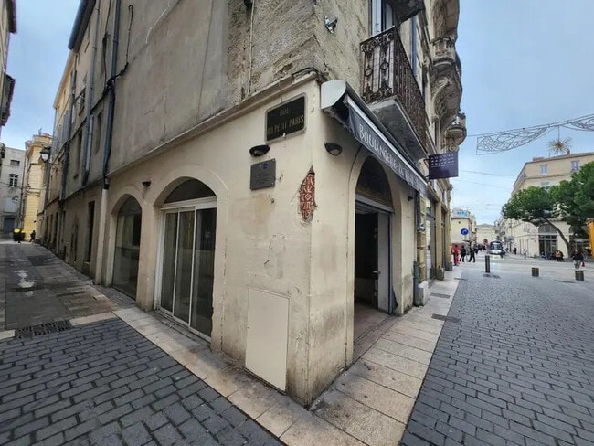 Plus de détails pour Local commercial à louer