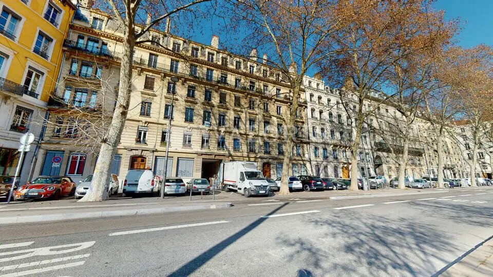 Bureau dans Lyon à vendre - Photo de l’immeuble – Image 3 sur 8