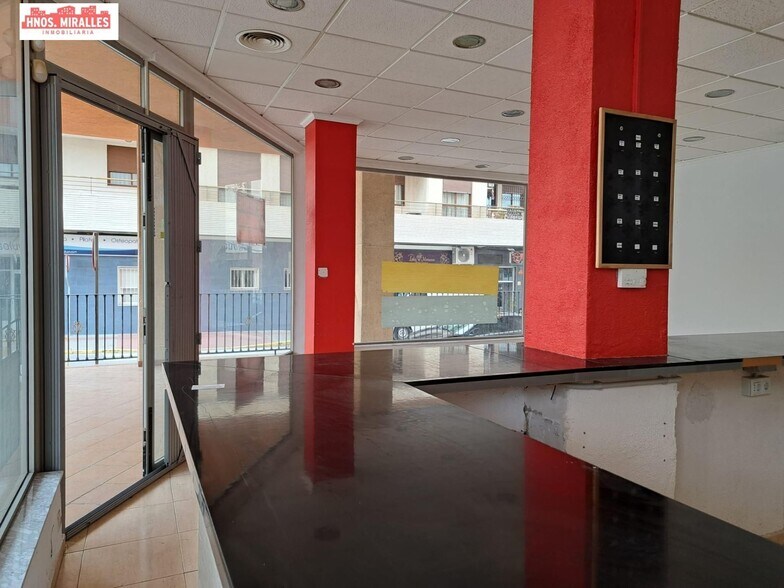 Local commercial dans Dolores, Alicante à vendre - Photo de l’immeuble – Image 1 sur 12