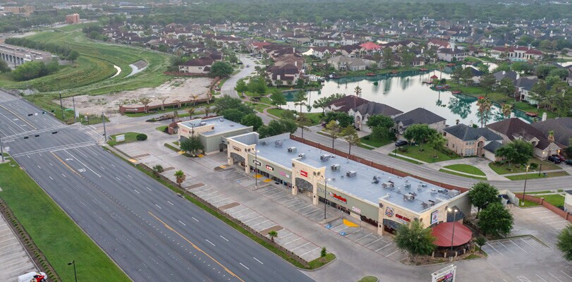 12149 Fm-1960, Houston, TX à louer - Photo de l’immeuble – Image 2 sur 4