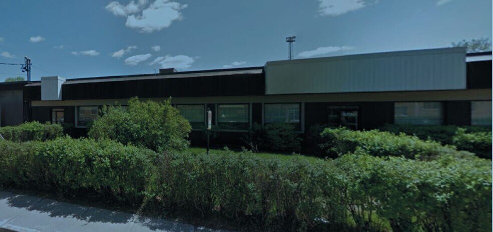 5788 Rue Paré, Mont-Royal, QC à vendre - Photo principale – Image 1 sur 1