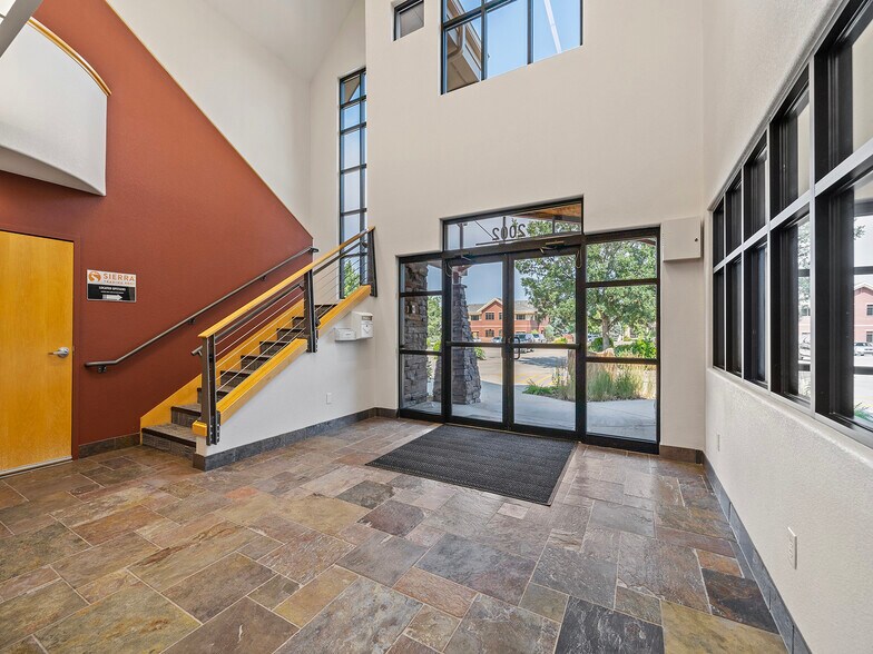 2002 Caribou Dr, Fort Collins, CO à louer - Photo intérieure – Image 3 sur 5