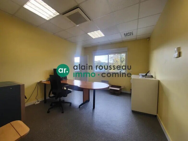 Bureau dans SAINT-BARTHELEMY-D'ANJOU à louer - Photo intérieure – Image 3 sur 4