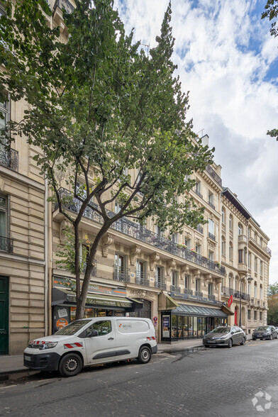 55 Avenue Bugeaud, Paris à louer - Photo de l’immeuble – Image 2 sur 2