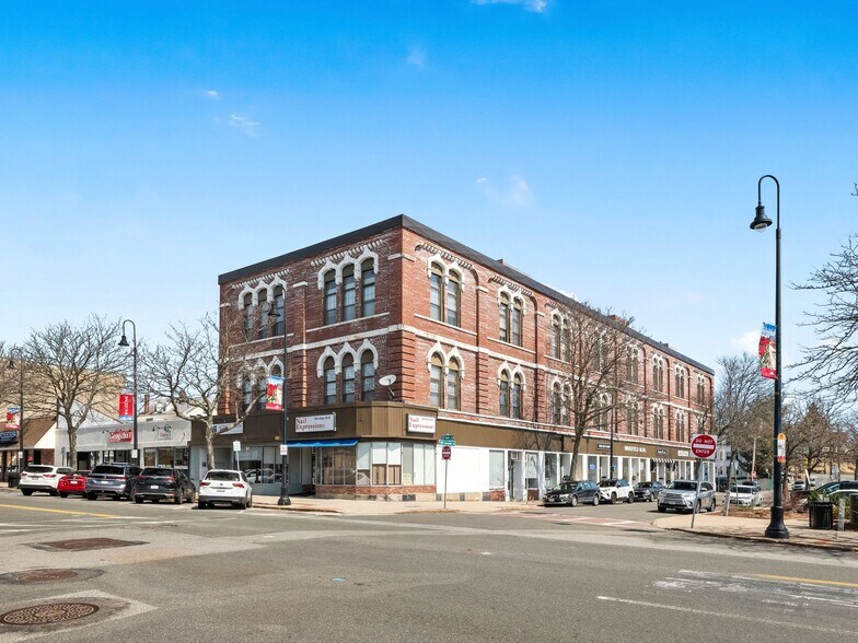 416 Main St, Wakefield, MA à vendre - Photo de l’immeuble – Image 2 sur 36