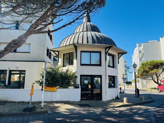 Plus de détails pour Local commercial à louer