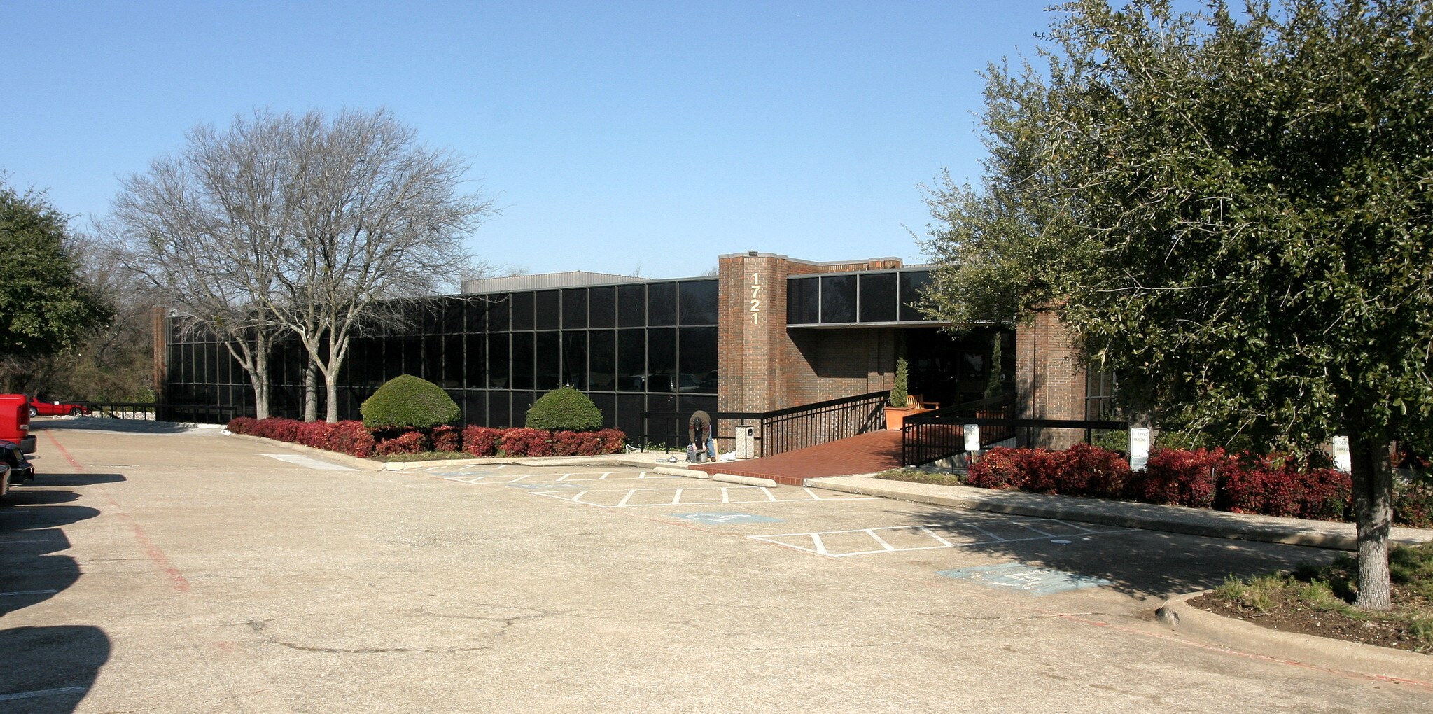 1721 W Plano Pky, Plano, TX à louer Photo principale– Image 1 sur 15