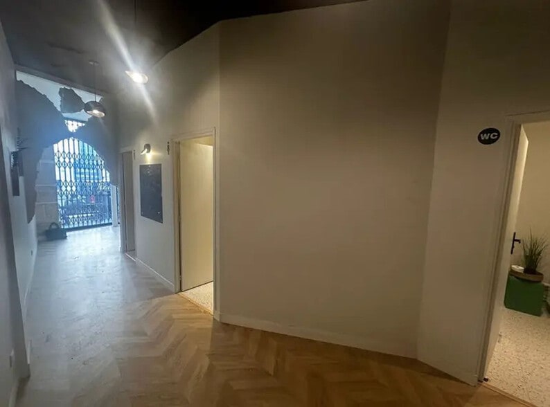 Local commercial dans Paris à vendre - Photo intérieure – Image 3 sur 7