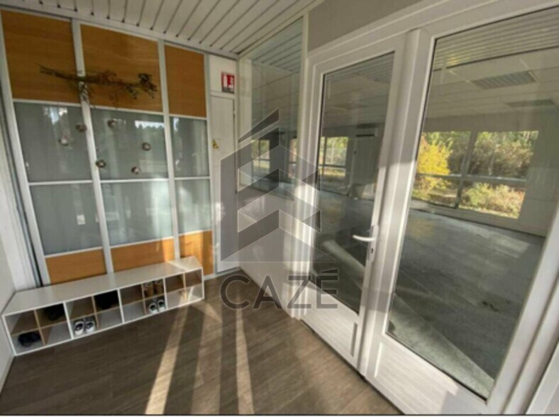 Bureau dans Saint-Jean-d'Illac à louer - Photo de l’immeuble – Image 3 sur 5