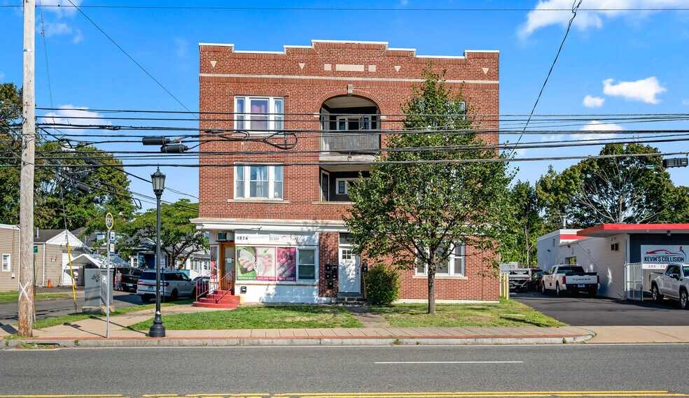 1874 Barnum Ave, Stratford, CT à vendre - Photo de l’immeuble – Image 2 sur 8