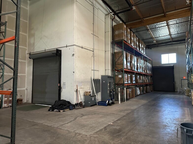 301 Todd Ct, Oxnard, CA à louer - Photo de l’immeuble – Image 3 sur 9