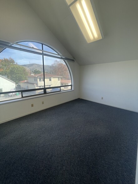 669 Pacific St, San Luis Obispo, CA à louer - Photo de l’immeuble – Image 3 sur 13