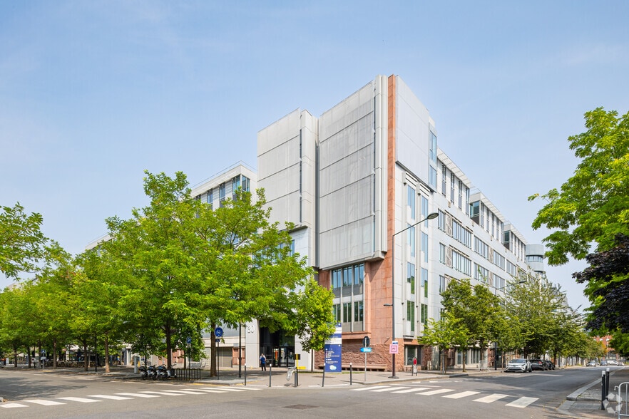 30 Avenue Des Fruitiers, Saint-Denis à louer - Photo de l’immeuble – Image 2 sur 4