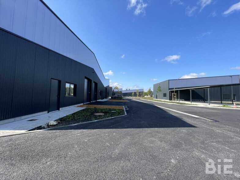 Local d’activités dans Mérignac à louer - Photo de l’immeuble – Image 3 sur 12