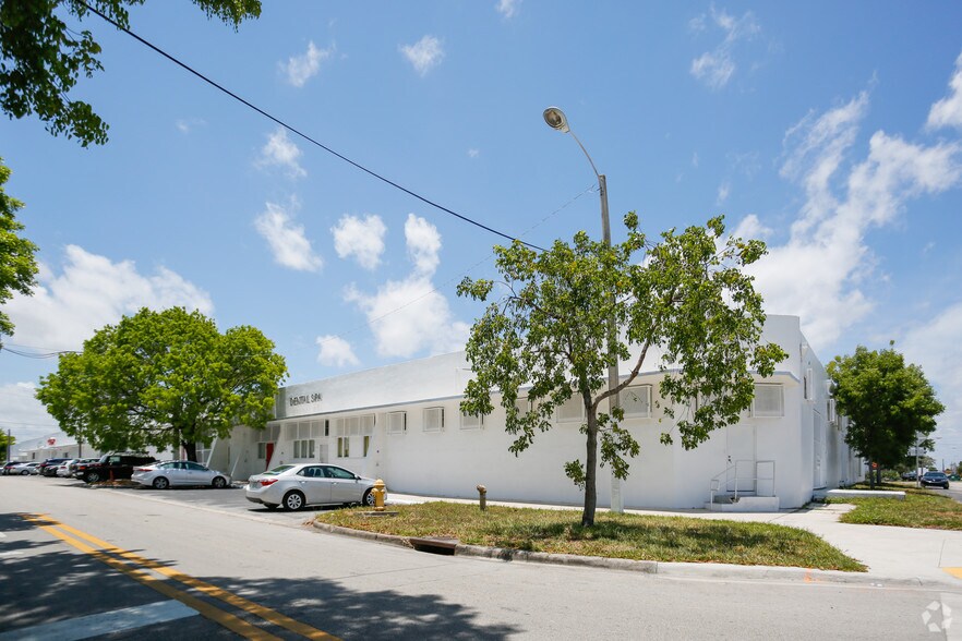 301-395 NE 59th St, Miami, FL à louer - Photo principale – Image 1 sur 90