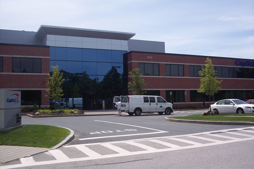 200 Staples Dr, Framingham, MA à louer - Photo de l’immeuble – Image 2 sur 4