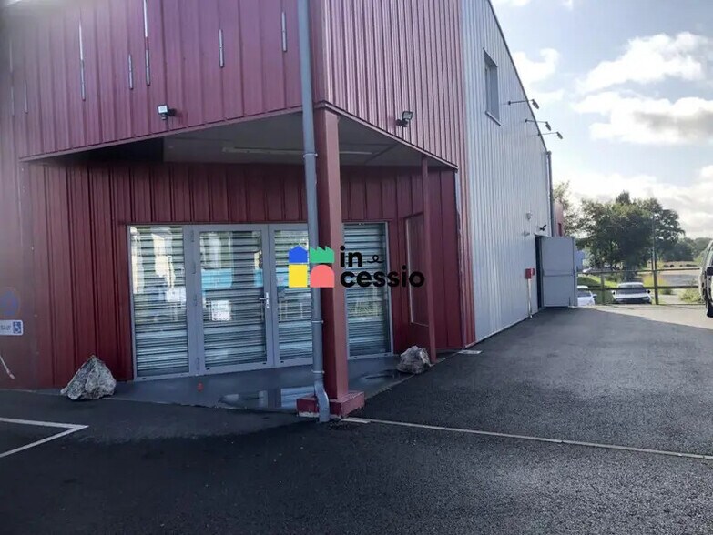 Local d’activités dans Ruaudin à louer - Photo de l’immeuble – Image 1 sur 8